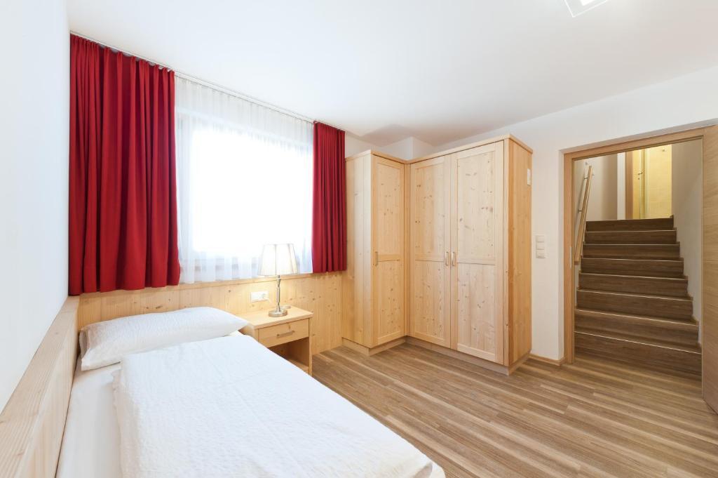 Mountain Residence Montana Santa Maddalena in Casies Kamer foto